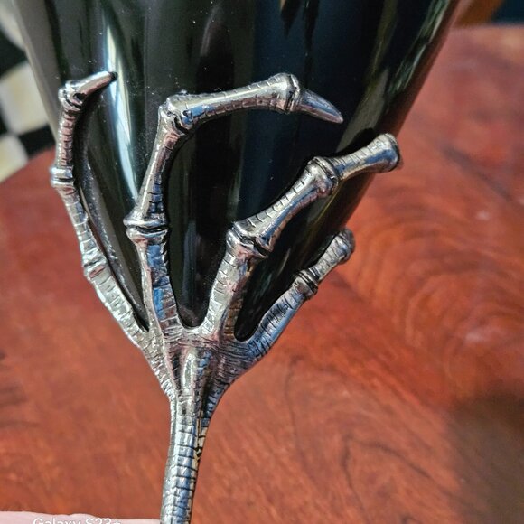 HALLOWEEN FALL METAL SCARY SKELETON HAND BLACK MARTINI WINE BAR GLASS GOBLET - Picture 6 of 9
